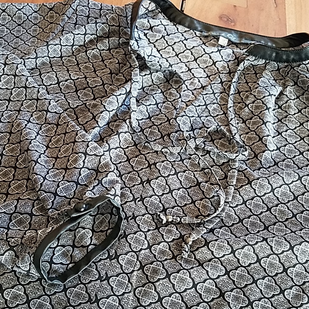 Top, size 2X - Picture 2 of 7